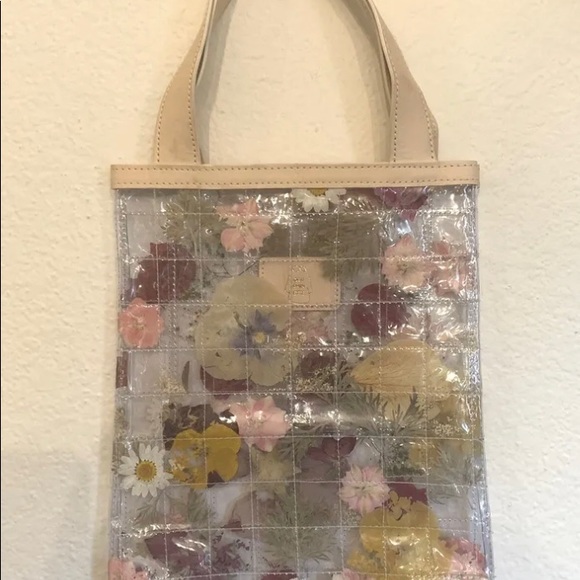 🌸 Dauphinette Crushed Garden Quilted Tote 🌺 - Picture 6 of 7